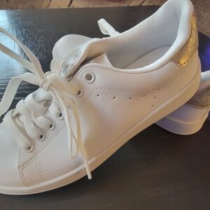 Sneakers Time And Tru!